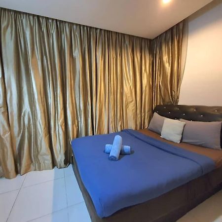 Regalia Suites With Infinity Pool Klcc By Staycation Homes Kuala Lumpur Bagian luar foto