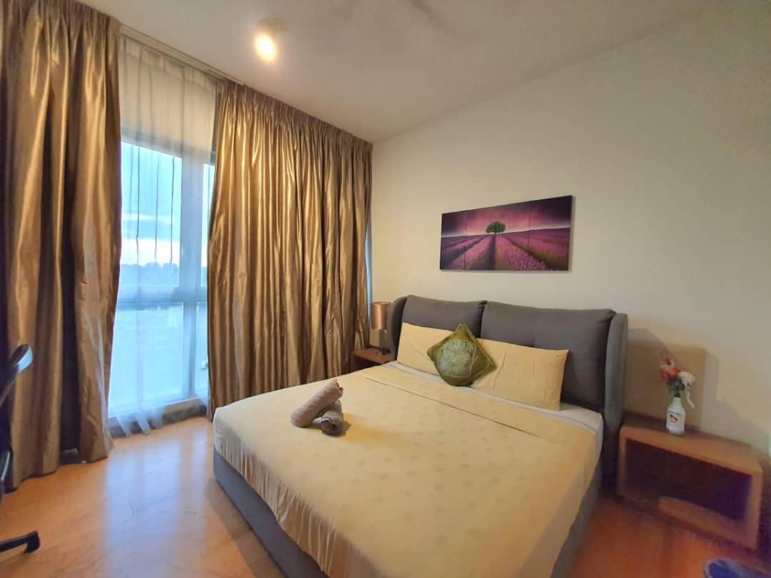 Regalia Suites With Infinity Pool Klcc By Staycation Homes Kuala Lumpur Bagian luar foto