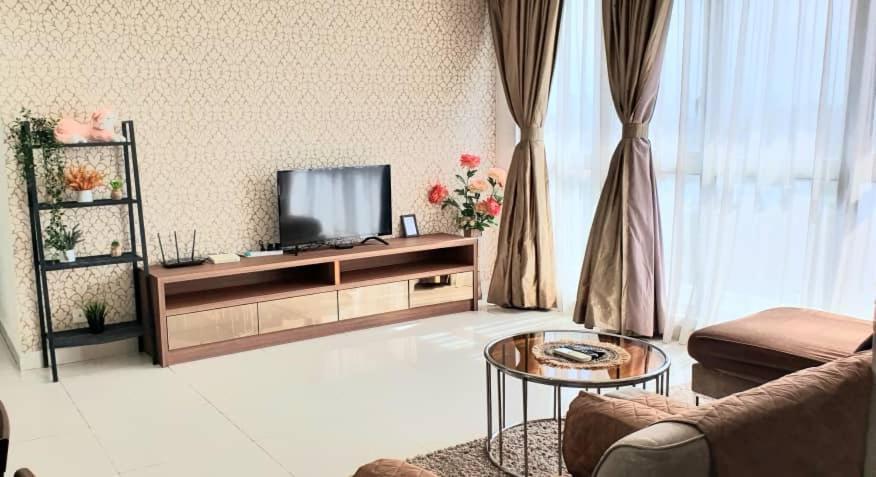 Regalia Suites With Infinity Pool Klcc By Staycation Homes Kuala Lumpur Bagian luar foto