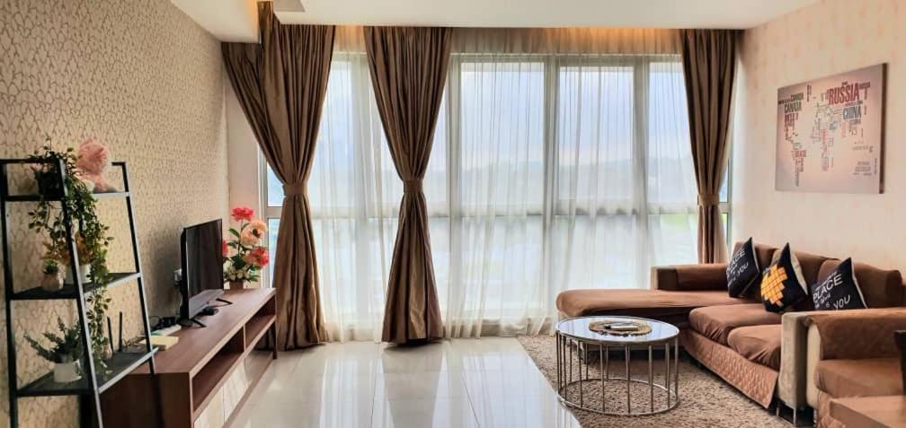 Regalia Suites With Infinity Pool Klcc By Staycation Homes Kuala Lumpur Bagian luar foto
