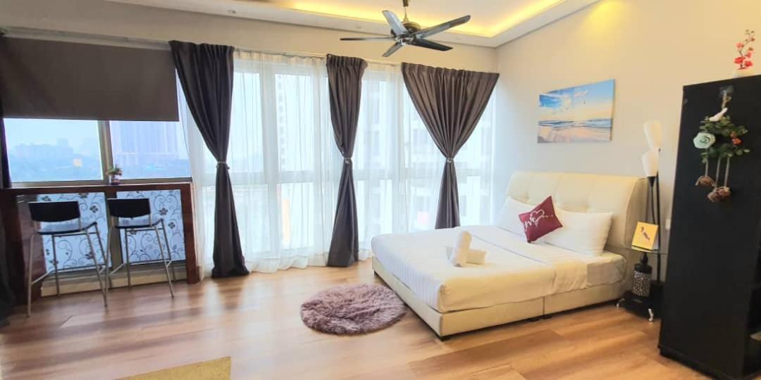 Regalia Suites With Infinity Pool Klcc By Staycation Homes Kuala Lumpur Bagian luar foto