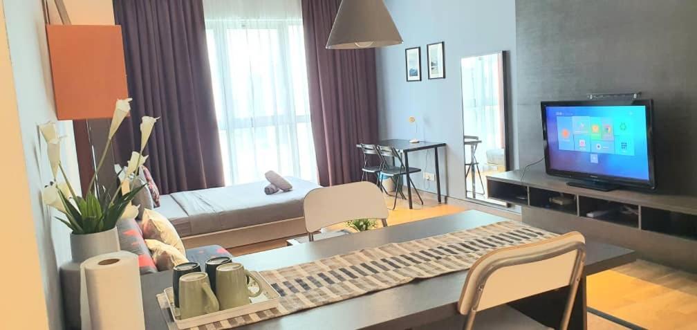 Regalia Suites With Infinity Pool Klcc By Staycation Homes Kuala Lumpur Bagian luar foto