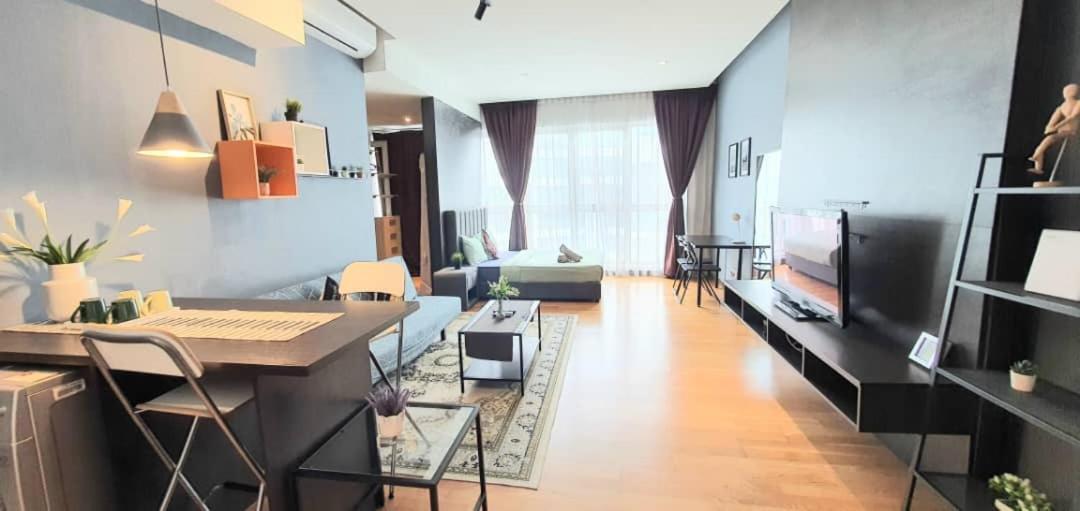 Regalia Suites With Infinity Pool Klcc By Staycation Homes Kuala Lumpur Bagian luar foto