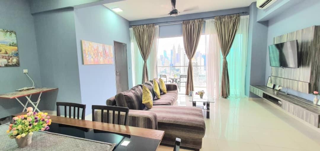 Regalia Suites With Infinity Pool Klcc By Staycation Homes Kuala Lumpur Bagian luar foto