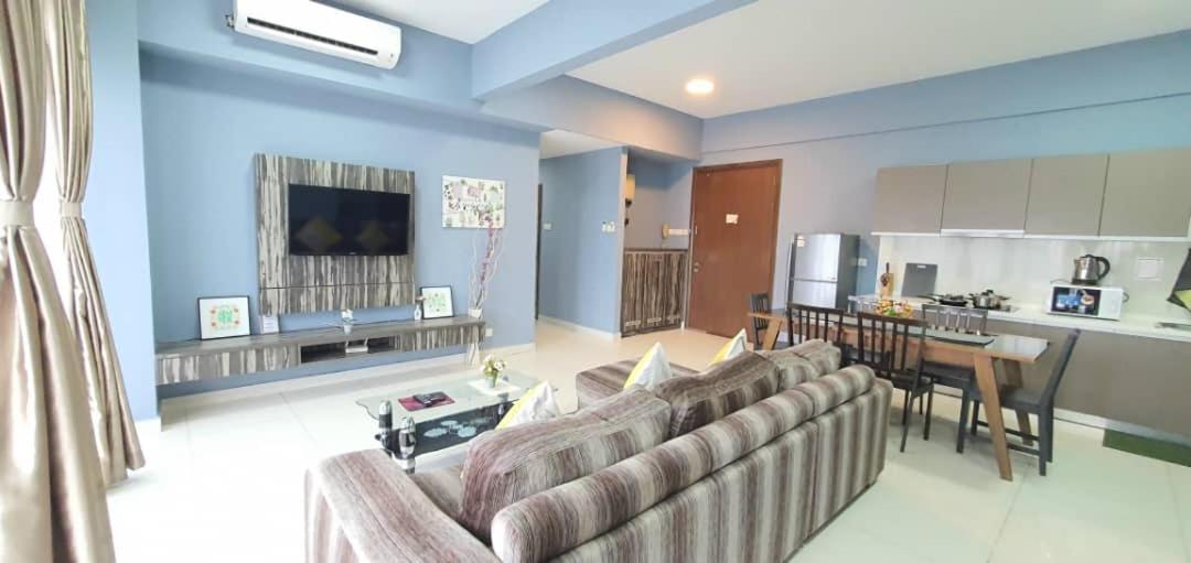 Regalia Suites With Infinity Pool Klcc By Staycation Homes Kuala Lumpur Bagian luar foto
