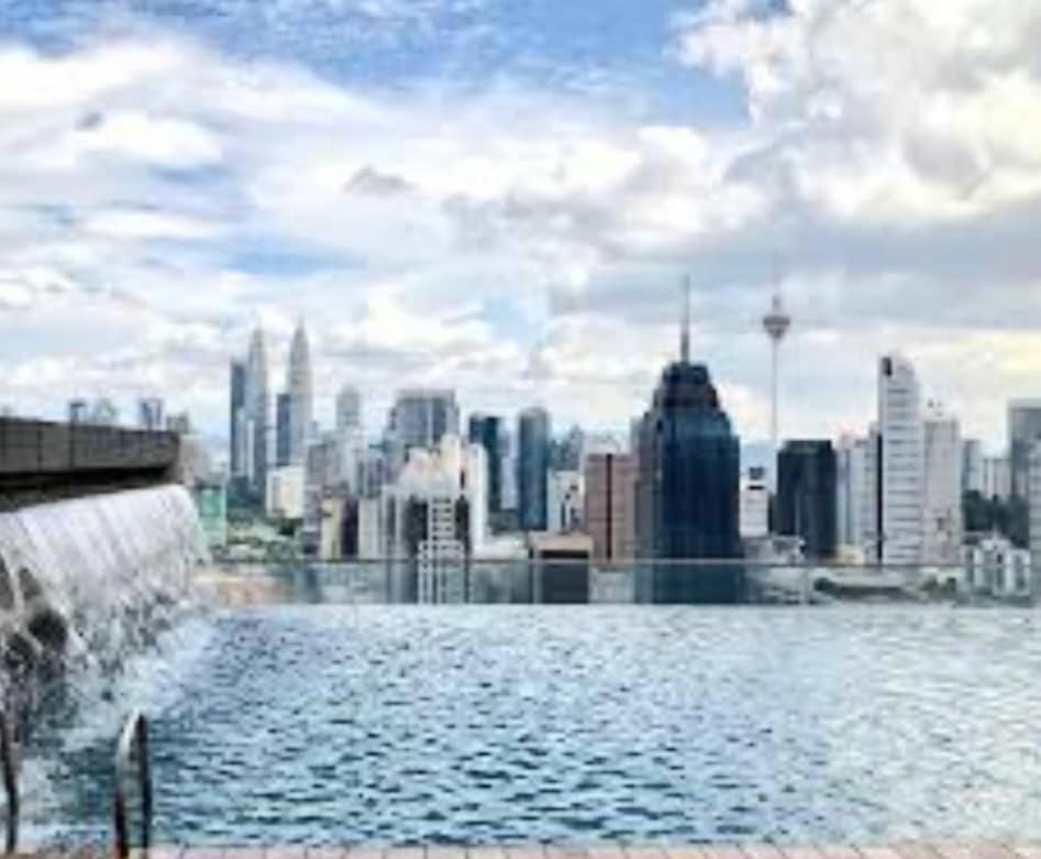 Regalia Suites With Infinity Pool Klcc By Staycation Homes Kuala Lumpur Bagian luar foto