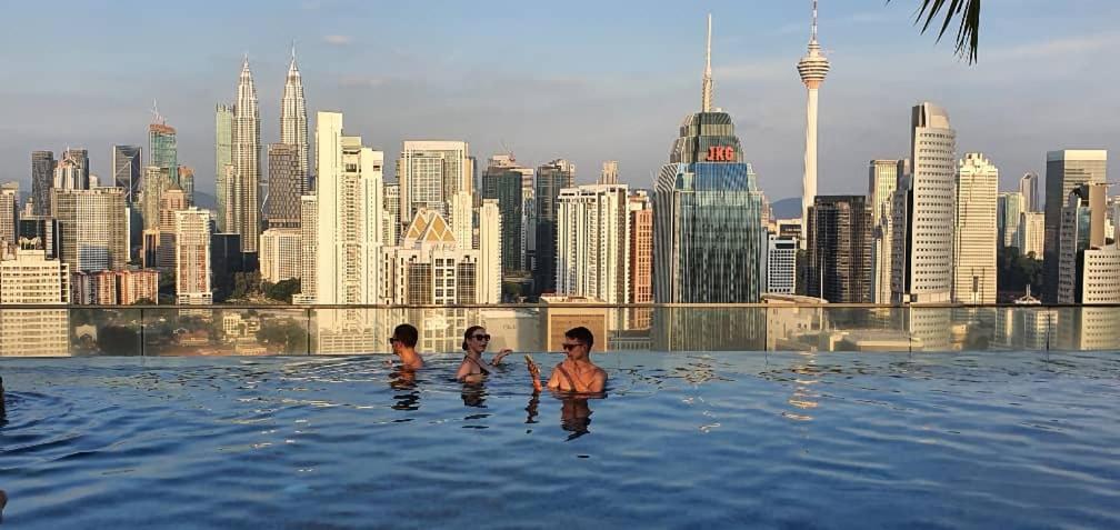 Regalia Suites With Infinity Pool Klcc By Staycation Homes Kuala Lumpur Bagian luar foto