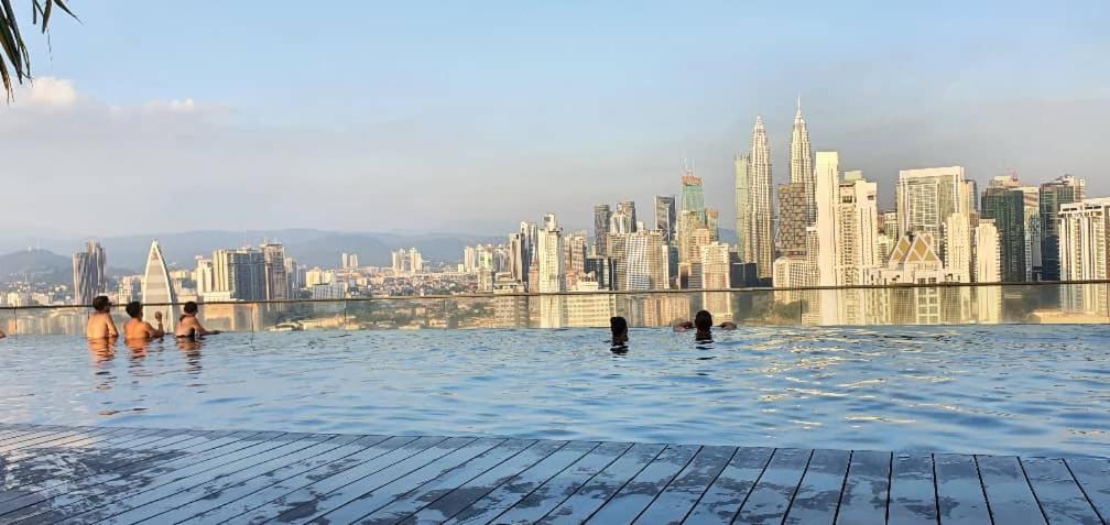 Regalia Suites With Infinity Pool Klcc By Staycation Homes Kuala Lumpur Bagian luar foto