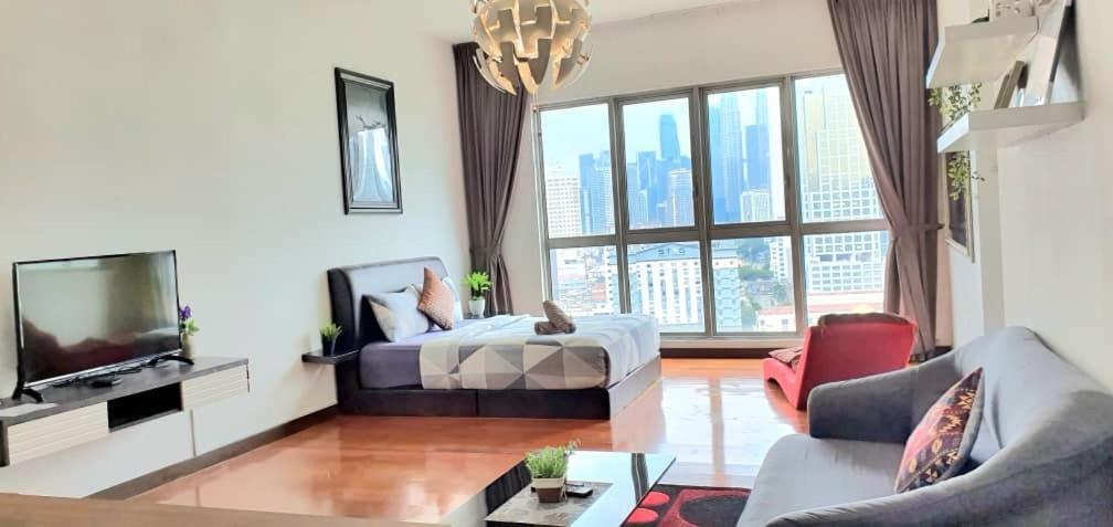 Regalia Suites With Infinity Pool Klcc By Staycation Homes Kuala Lumpur Bagian luar foto